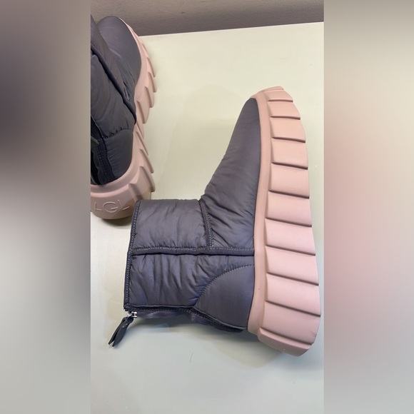 AGL MADE IN ITALY Winter & Rain Boots in Gray and Pink - Picture 5 of 9